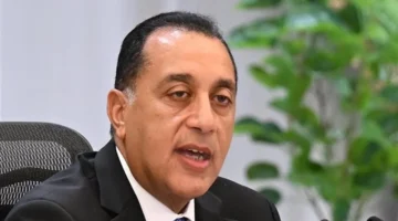 الحكومة تعلن خطة جديدة لخفض الدين الخارجي بملياري دولار سنويًا